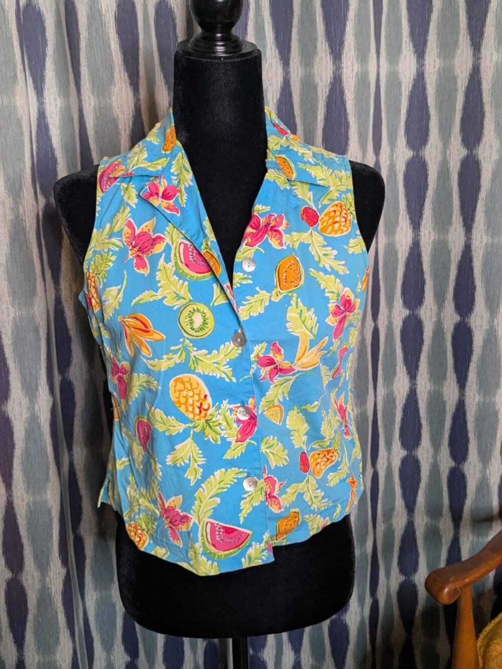 Palm Lily Tropical Fruit Print Sleeveless Top Size 6 | Resort Vacation Style